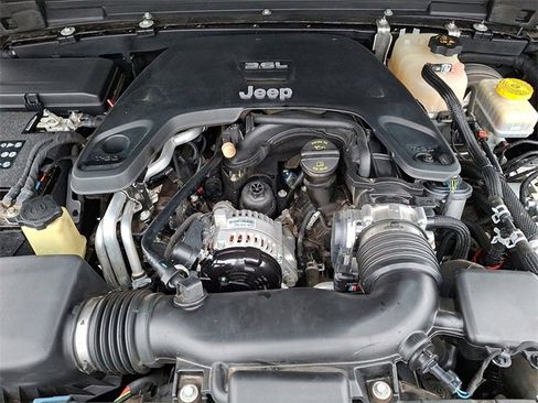 Used 2018 Jeep Wrangler Unlimited Sport image 27