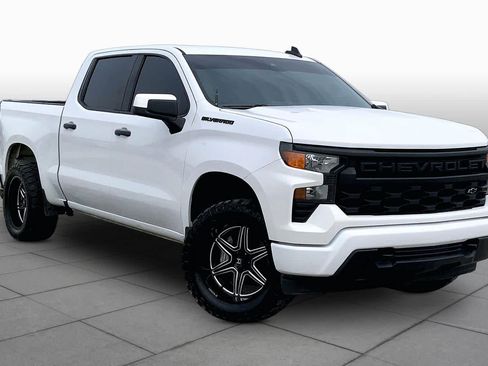 Used 2023 Chevrolet Silverado 1500 Custom RWD image 3