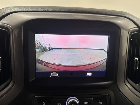 Used 2020 Chevrolet Silverado 1500 Custom w/ Custom Convenience Package AWD/4WD image 9