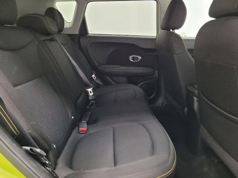 Used 2016 Kia Soul + FWD image 19
