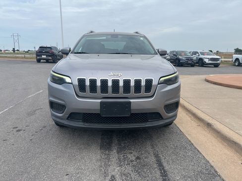 Used 2020 Jeep Cherokee Latitude AWD/4WD image 2