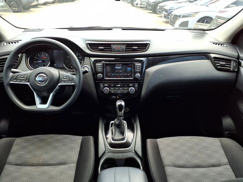 Used 2019 Nissan Rogue Sport SV FWD image 13