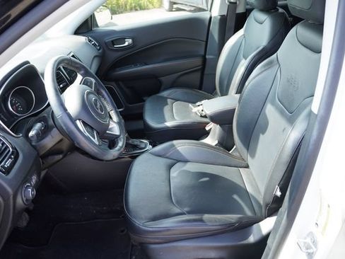 Used 2019 Jeep Compass Limited AWD/4WD image 4