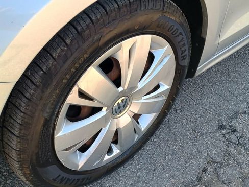 Used 2012 Volkswagen Jetta Sedan FWD image 24