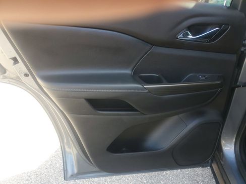 Used 2021 GMC Acadia SLT w/ Elevation Edition image 19