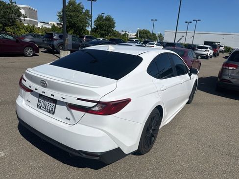 Used 2025 Toyota Camry SE FWD image 6