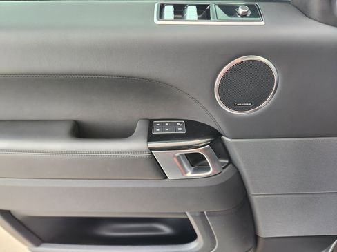 Used 2020 Land Rover Range Rover Sport HST image 22