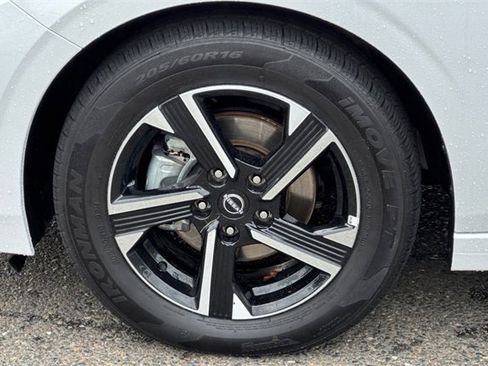 Used 2025 Nissan Sentra SV image 43