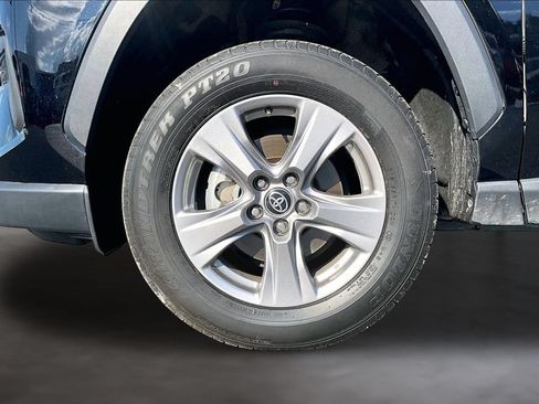 Used 2025 Toyota RAV4 XLE AWD/4WD image 9