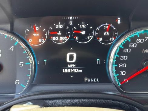 Used 2017 Chevrolet Suburban LT AWD/4WD image 14