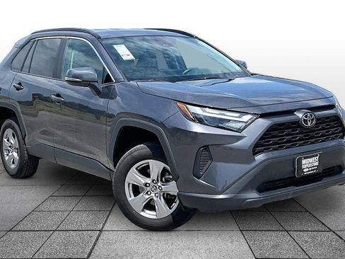Used 2025 Toyota RAV4 XLE FWD image 2