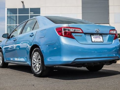 Used 2012 Toyota Camry LE FWD image 13