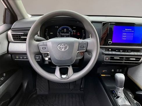 Used 2025 Toyota Camry LE image 8