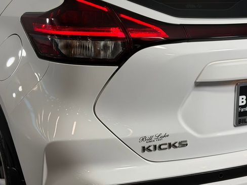 Used 2022 Nissan Kicks S image 13