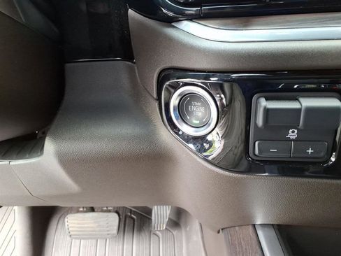 Used 2026 GMC Sierra 1500 SLT w/ SLT Premium Plus Package image 9