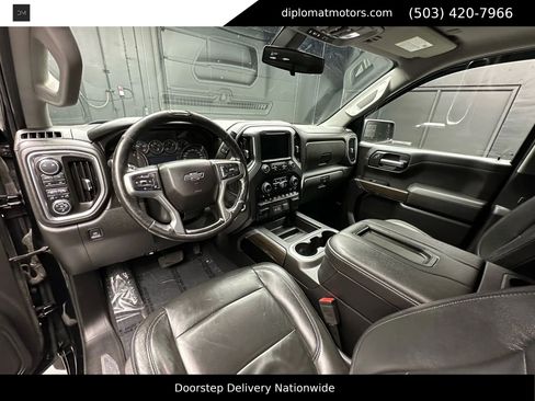Used 2019 Chevrolet Silverado 1500 LT Trail Boss AWD/4WD image 17