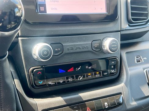 Used 2024 RAM ProMaster 2500 w/ Convenience Group image 27