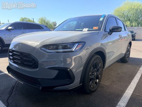 Used 2025 Honda HR-V Sport image 2