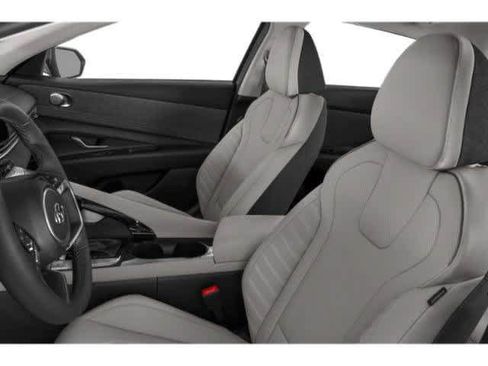 Used 2023 Hyundai Elantra Limited FWD image 12