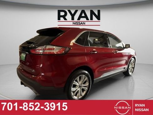 Used 2019 Ford Edge Titanium w/ Equipment Group 301A AWD/4WD image 3