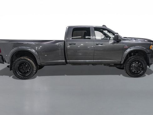 Used 2024 RAM 3500 Tradesman w/ Chrome Appearance Group image 5