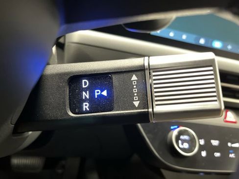 Used 2025 Hyundai Sonata Limited image 22