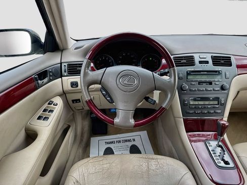 Used 2003 Lexus ES 330 w/ Premium Pkg FWD image 25