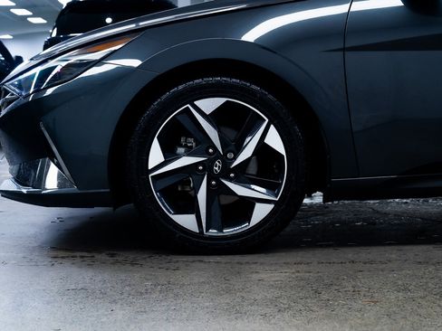 Used 2021 Hyundai Elantra Limited image 7