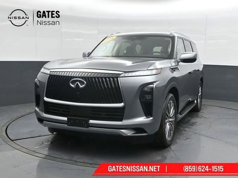 Used 2025 INFINITI QX80 Sensory image 6