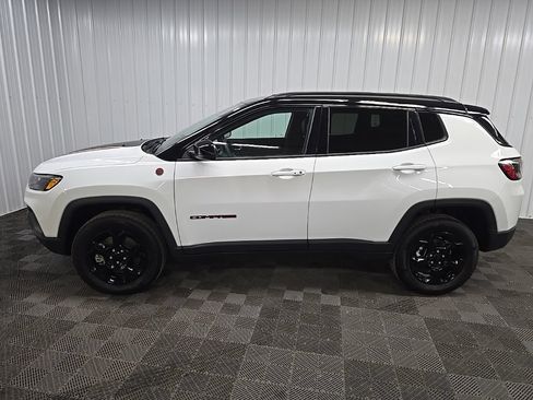 Used 2024 Jeep Compass Trailhawk AWD/4WD image 5