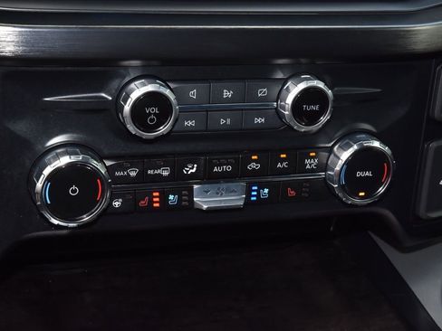 Used 2023 Ford F250 Lariat w/ Lariat Ultimate Package AWD/4WD image 29