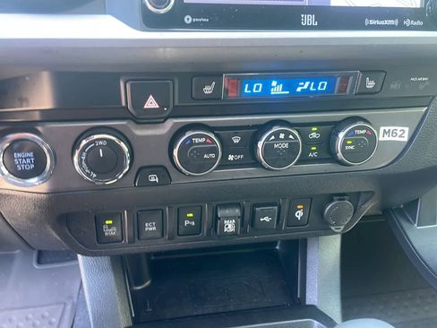 Used 2023 Toyota Tacoma TRD Off-Road w/ TRD Premium Off Road Package AWD/4WD image 19