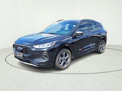 Used 2023 Ford Escape ST-Line AWD/4WD image 2