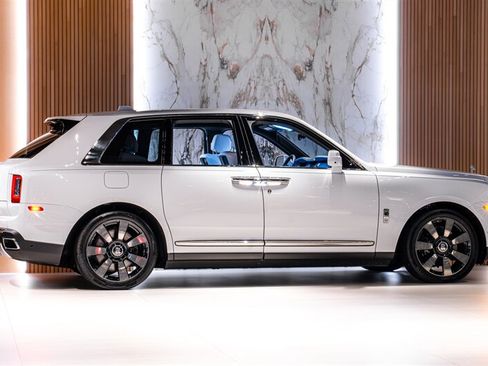 Used 2023 Rolls-Royce Cullinan w/ Cullinan Package AWD/4WD image 4