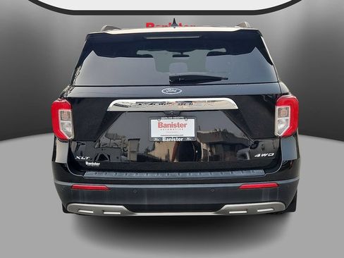 Used 2021 Ford Explorer XLT w/ Equipment Group 202A AWD/4WD image 5