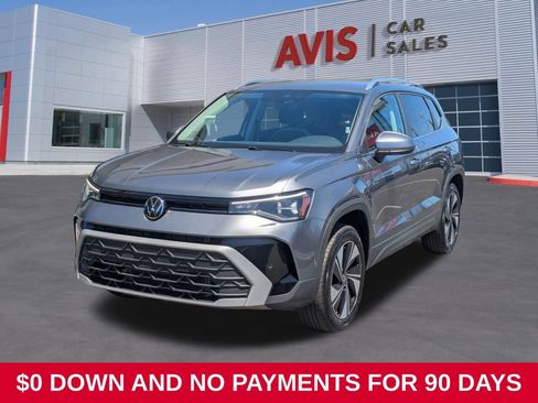 Used 2025 Volkswagen Taos SE AWD/4WD image 1