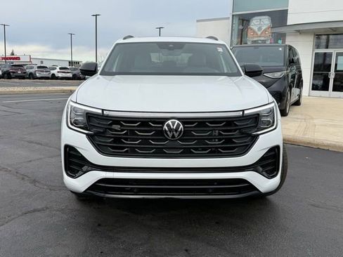 New 2026 Volkswagen Atlas Cross Sport SEL R-Line image 2
