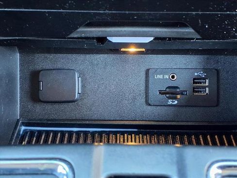 Used 2015 Ford F150 XLT w/ Equipment Group 302A Luxury image 8