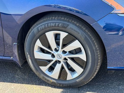 Used 2024 Nissan Altima 2.5 S FWD image 6