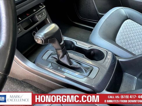 Used 2018 Chevrolet Colorado Z71 AWD/4WD image 17