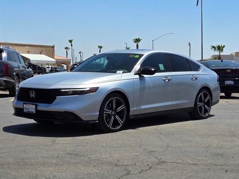 Used 2025 Honda Accord Sport image 8