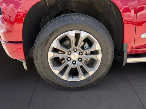 Used 2025 Chevrolet Silverado 1500 High Country AWD/4WD image 14