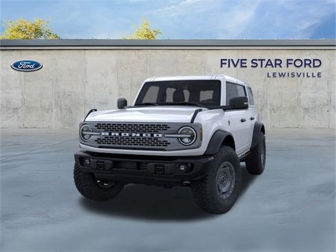 New 2025 Ford Bronco Badlands image 3