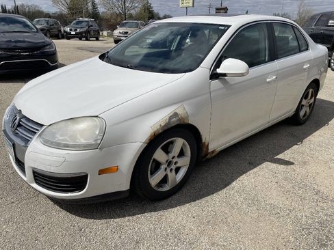 Used 2009 Volkswagen Jetta SEL image 4