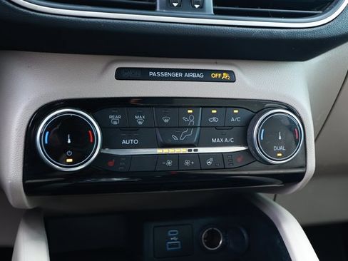 Used 2022 Ford Escape SEL w/ Technology Package FWD image 19