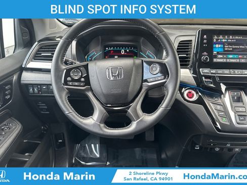 Used 2023 Honda Odyssey Touring image 17