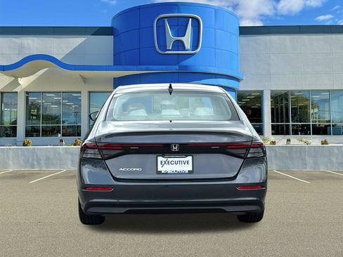 Used 2023 Honda Accord EX image 5