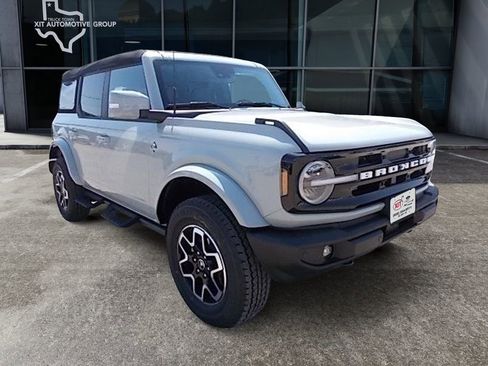 New 2024 Ford Bronco Outer Banks AWD/4WD image 1