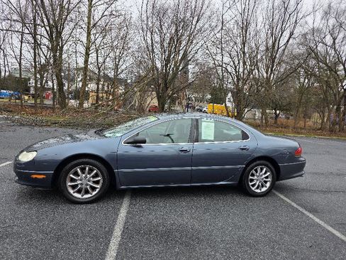 Used 2003 Chrysler Concorde Limited image 2