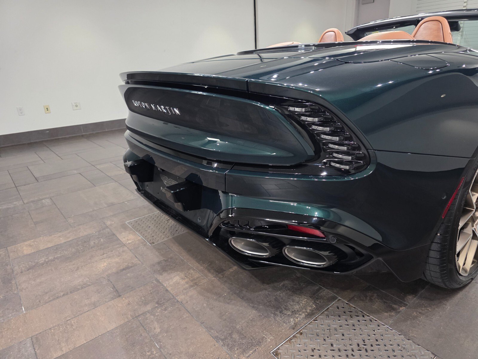 Used 2026 Aston Martin Vanquish 60th Anniversary Edition RWD image 8